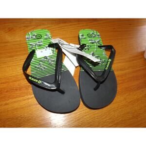 Olaian black and green flip flops size 5/6 New with tags